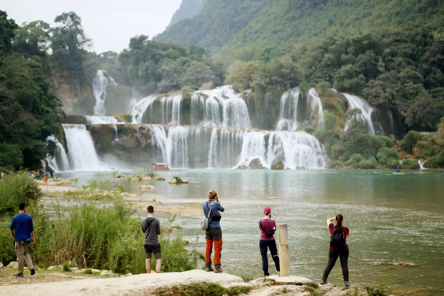 Dam Thuy - Hanoi (320km)